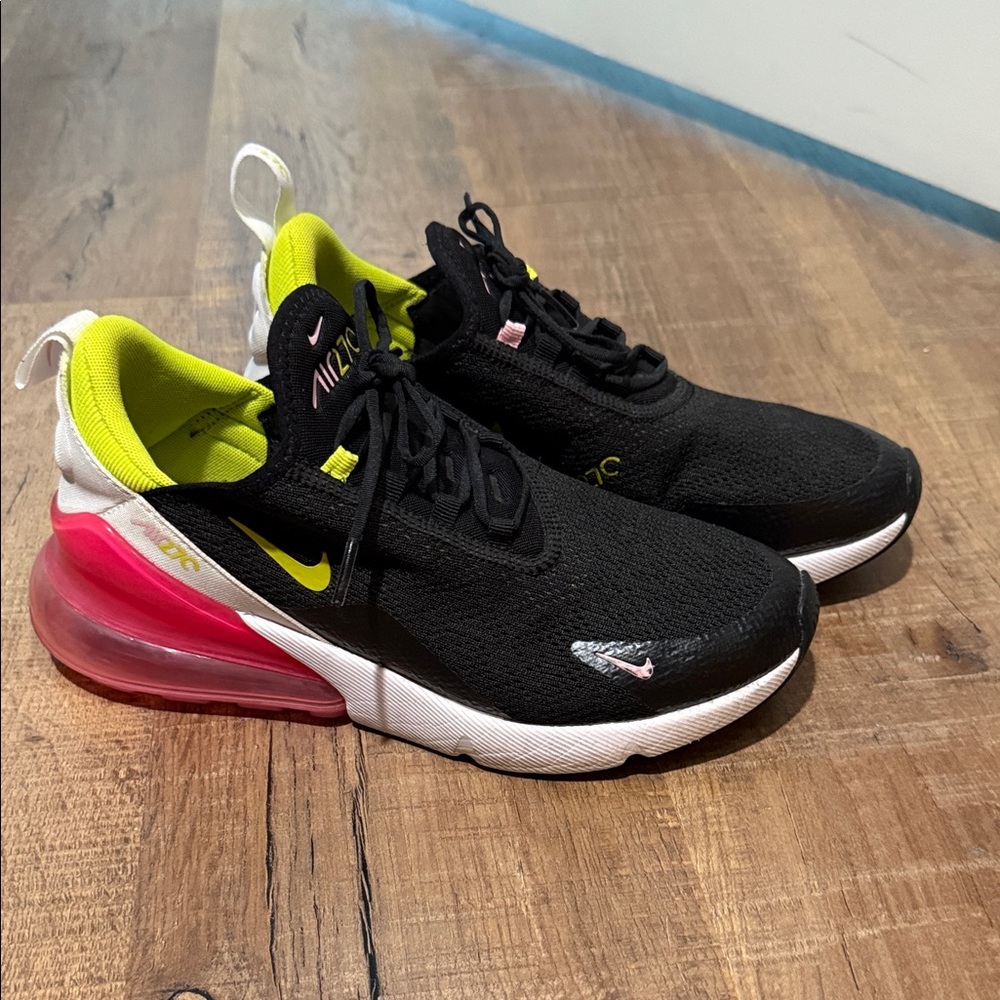 Nike Air 270 Sneakers Women’s Size 8.5